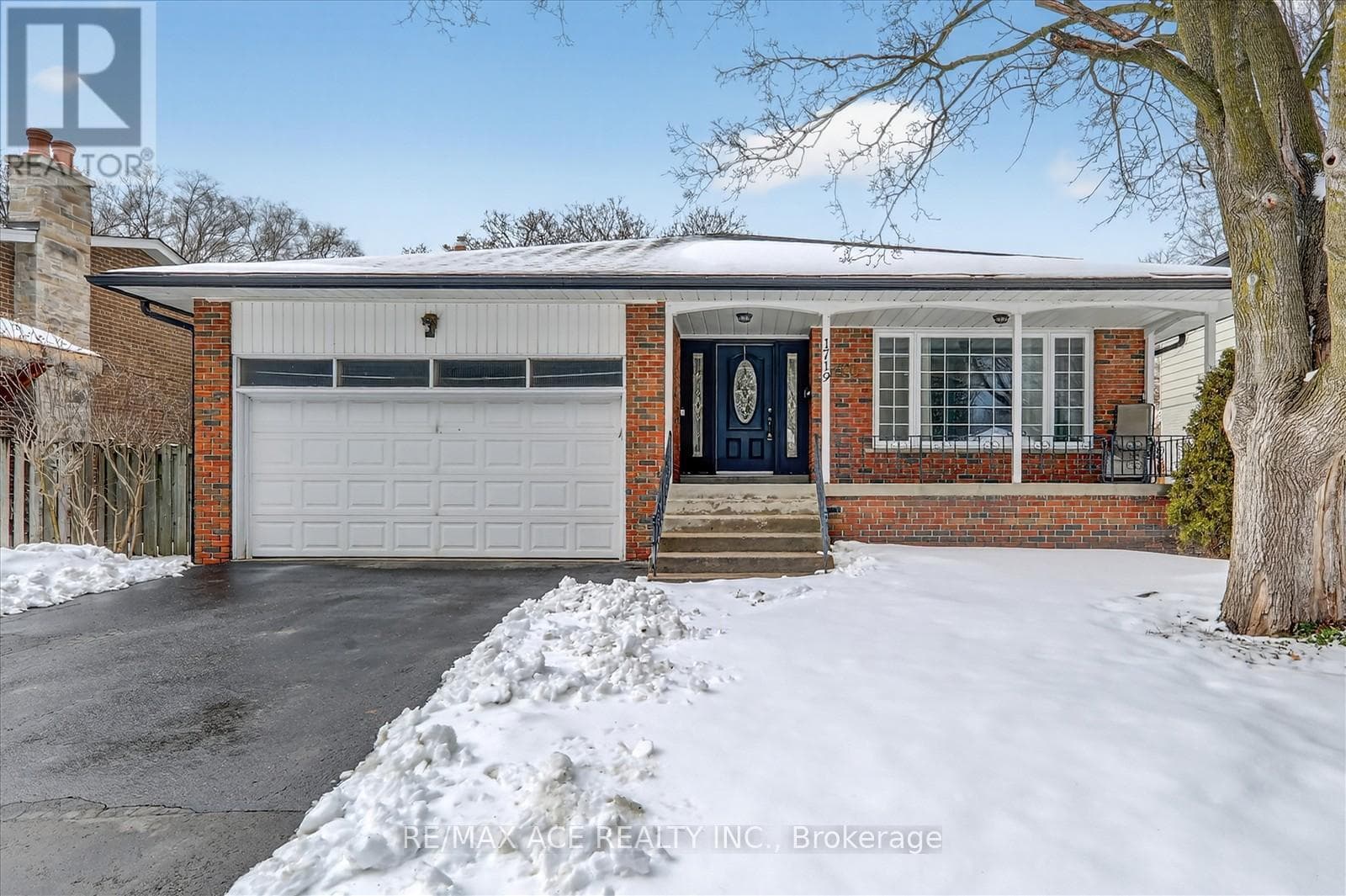 House – 1719 VALENTINE GARDENS, Mississauga – photo 1